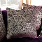 Causeuse Grendel traditionnelle en chenille violette avec accoudoirs roulés par Furniture of America