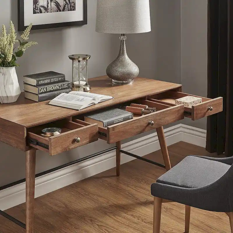 Bureau Aksel en bois à 3 tiroirs par iNSPIRE Q Modern