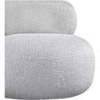 Meridian Furniture Fauteuil en tissu bouclette Venti