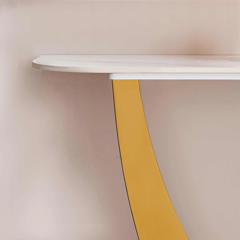 Console moderne, design aux formes raffinées, structure en métal avec patins réglables pour l’entrée