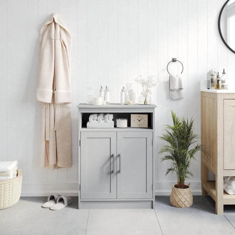Meuble de rangement de salle de bain moderne avec portes à fermeture magnétique et étagères