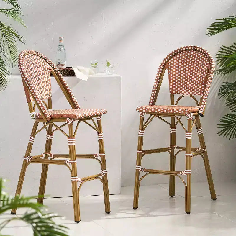 sumyeg Lot de 2 tabourets de bar de bistrot français d'extérieur 29,5, rotin PE en osier avec cadre en aluminium, finition aspect bambou, rouge rouille et blanc