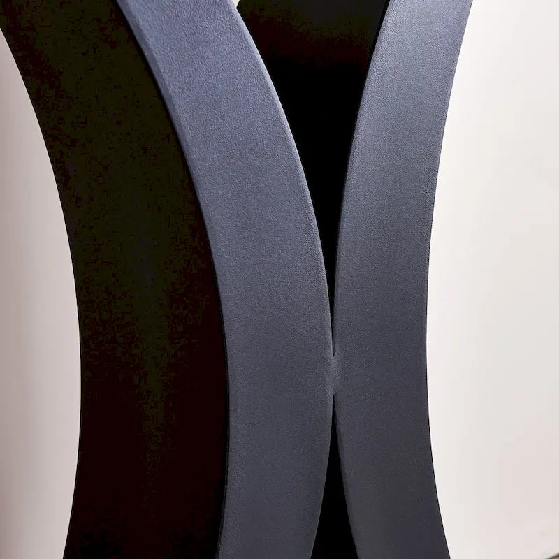 Console moderne, design aux formes raffinées, structure en métal avec patins réglables pour l’entrée