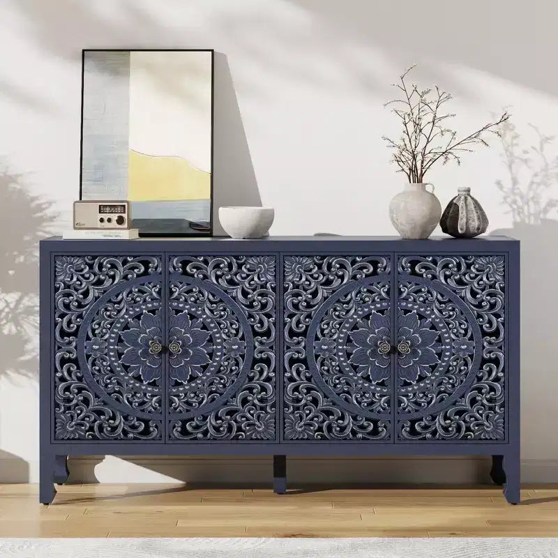 Buffet de rangement, Buffet bas vieilli avec 4 portes sculptées et étagère réglable, Buffet d'appoint en bois