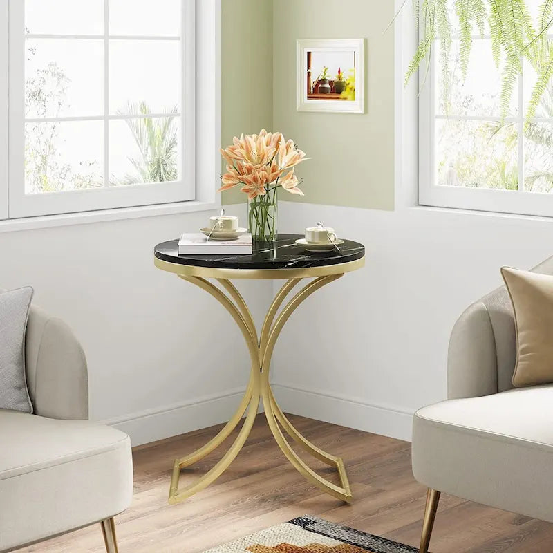 Petite table d'appoint ronde moderne, bout de canapé ou table de chevet avec structure en métal doré et plateau en bois d'ingénierie aspect marbre pour salon